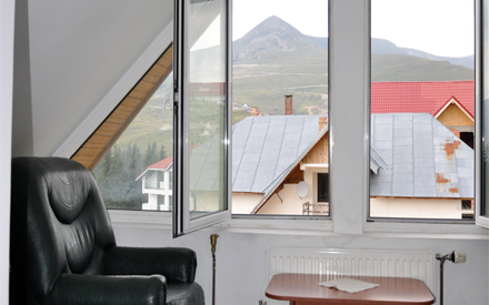 Varful Papusa din living de la etajul 2